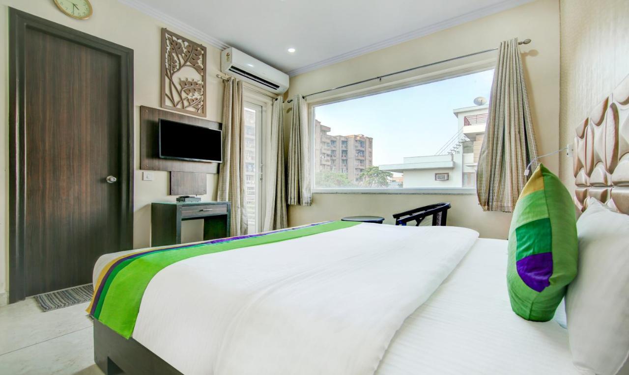 Hotel Treebo Trend Blooms Premium Gurgaon Exterior foto