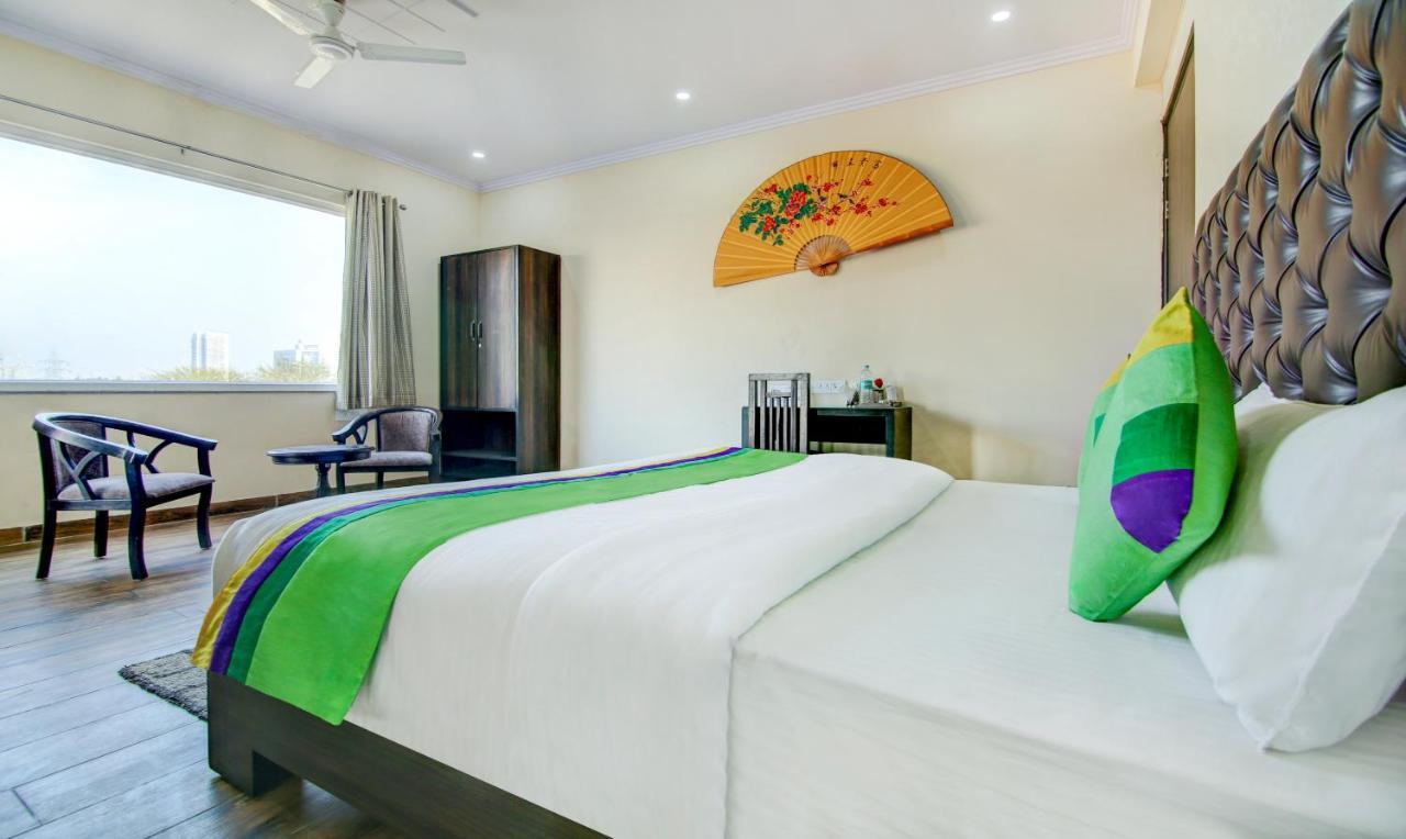 Hotel Treebo Trend Blooms Premium Gurgaon Exterior foto