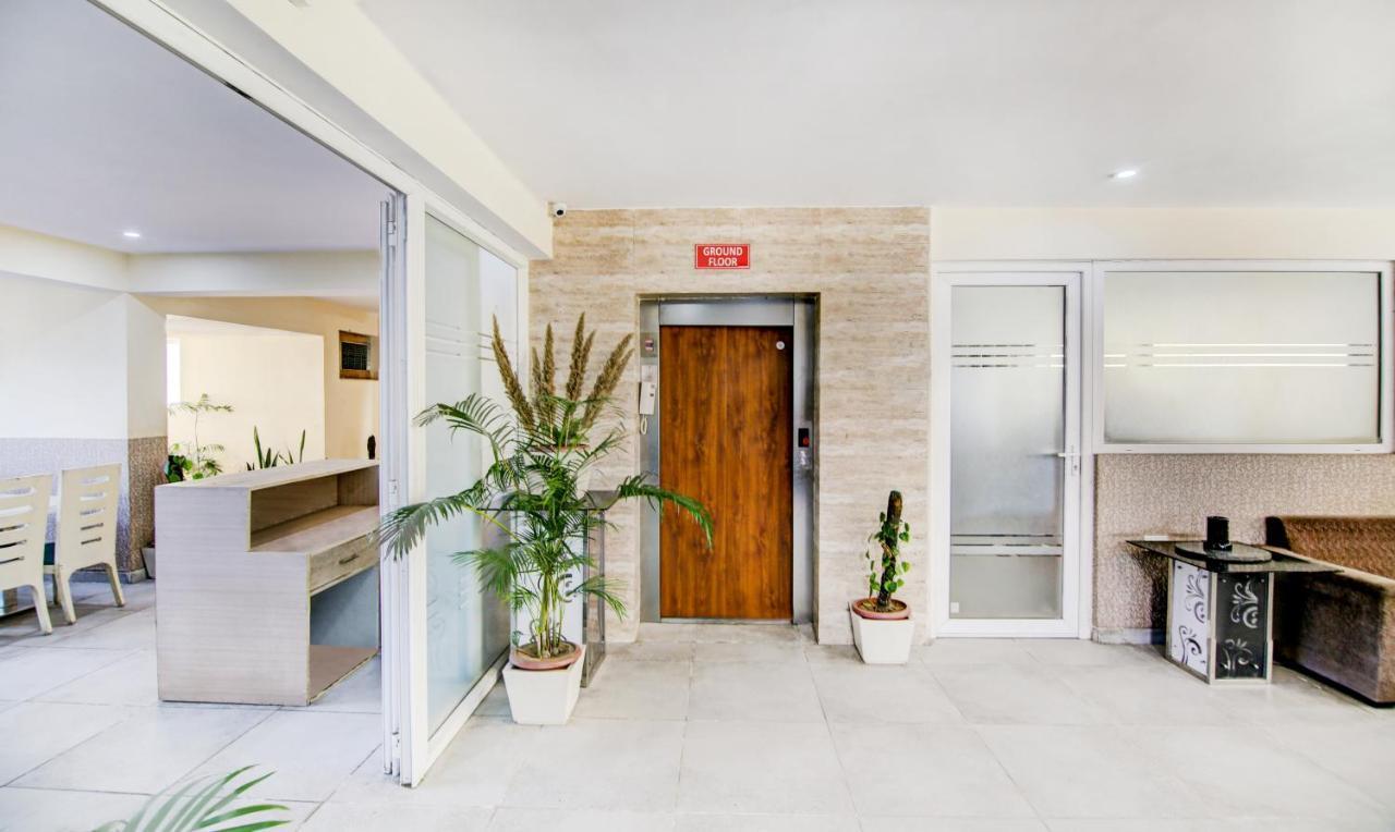 Hotel Treebo Trend Blooms Premium Gurgaon Exterior foto